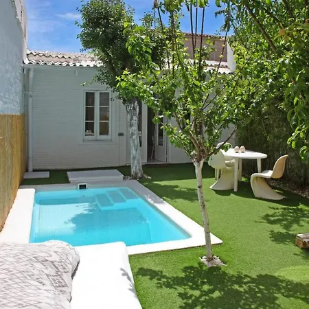 Villa Fridays Flats Alba